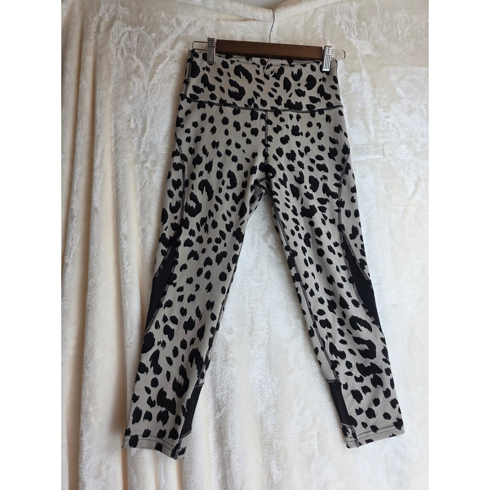 Nicole Miller Sport Leopard Print Athletic Capris Womens Size Medium Black Tan